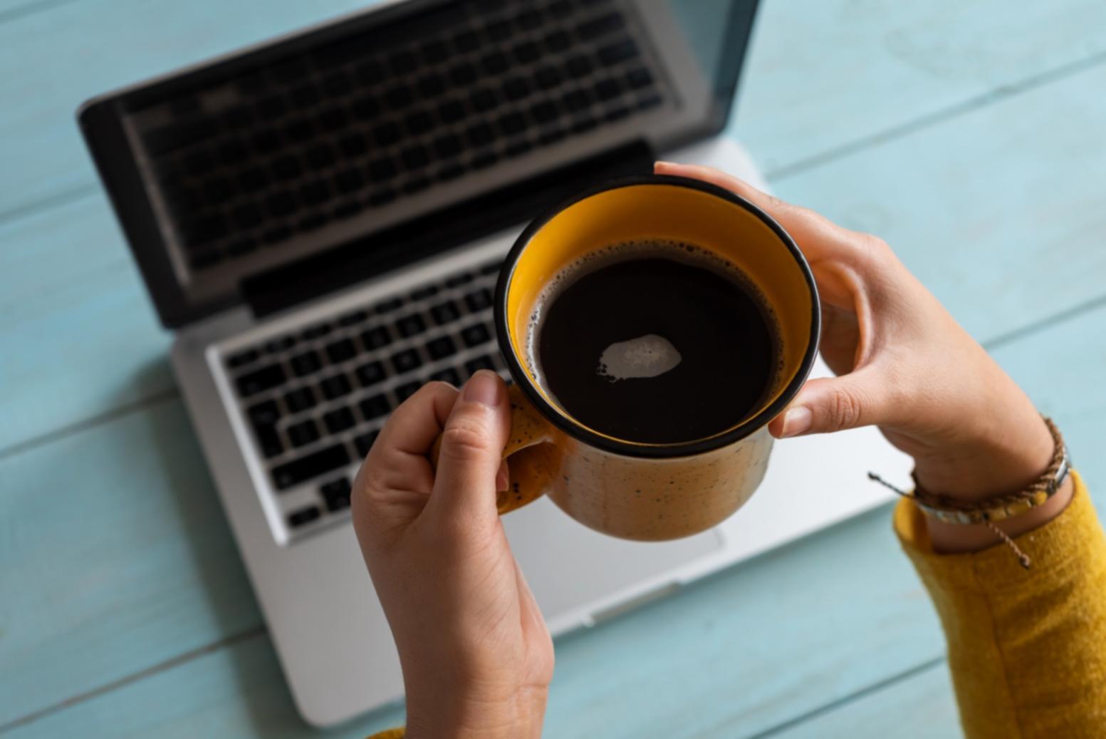 Participanți la un seminar de ascultare activă